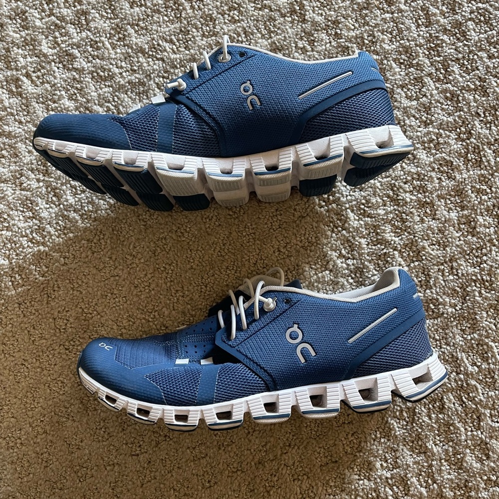 On Cloud 5 Women’s Shoe, Size 8 (Blue)
